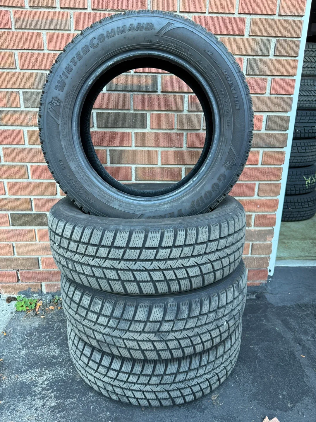 205/60R16 GOODYEAR WINTER COMMAND