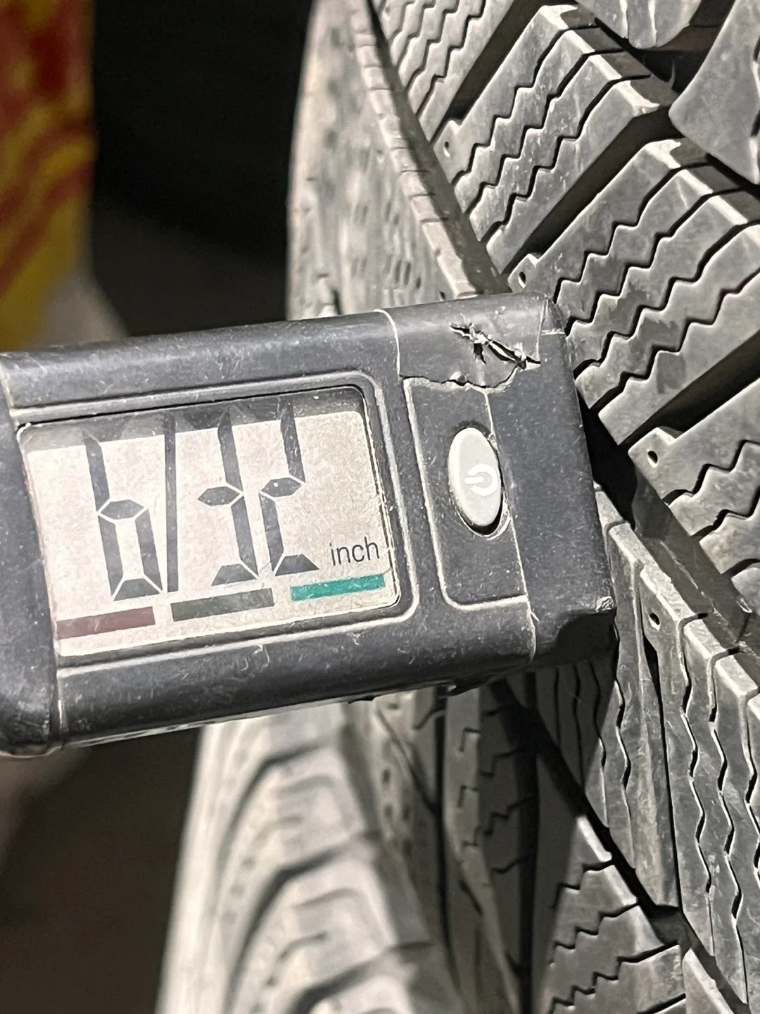 Set of alloy Wheels with Michelin winter Tires - 245/40R18 image indicator(7)