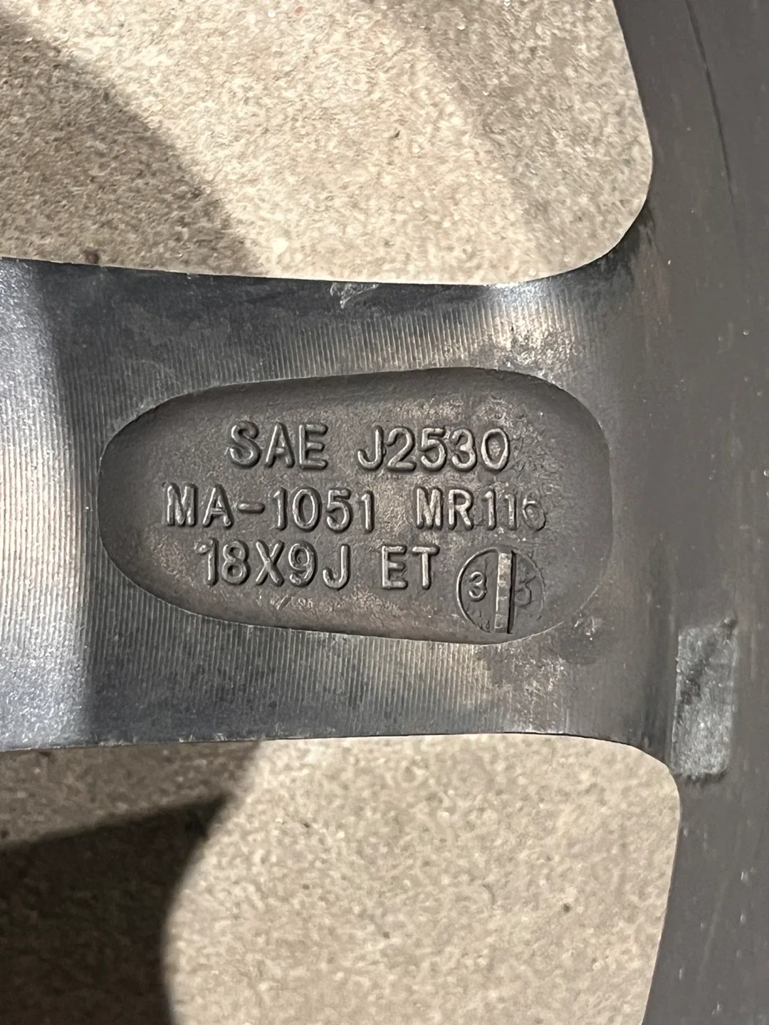 Set of alloy Wheels with Michelin winter Tires - 245/40R18 image indicator(8)