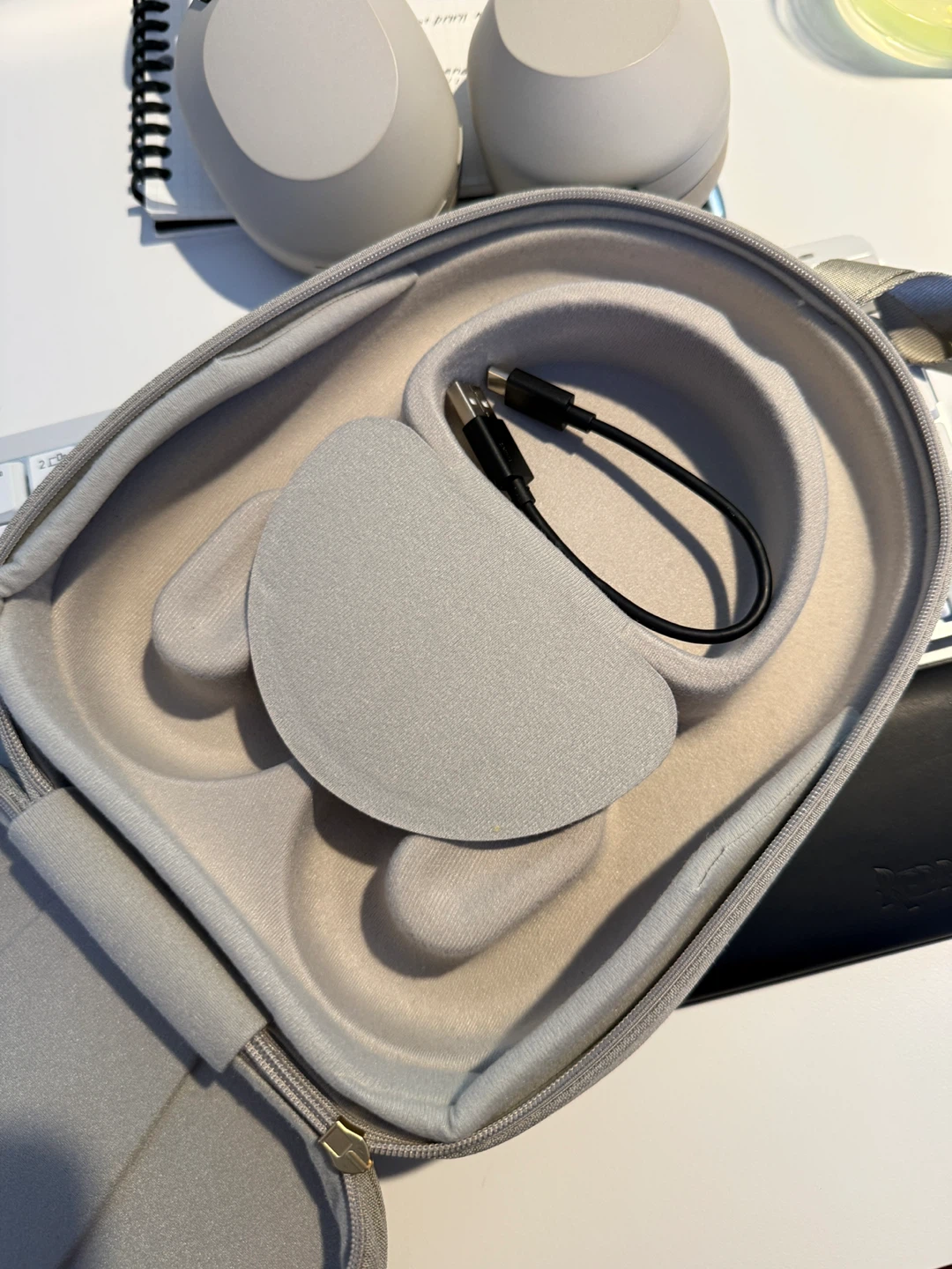Sony WH-1000XM5 Wireless Noise Cancelling Headphones - Grey - photo 4