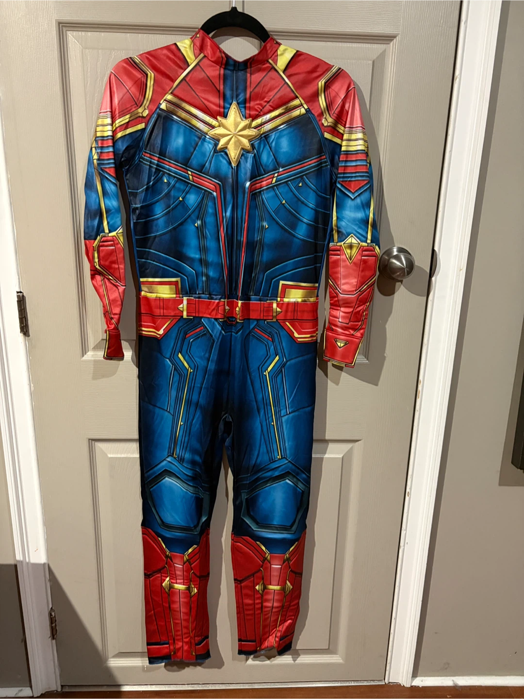 Captain Marvel Hero Costume - Size Large (12-14) - photo 2
