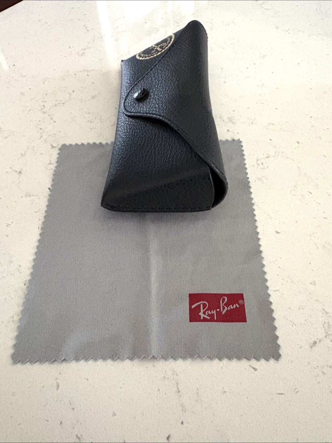 Authentic Ray-Ban Sunglasses Case (Empty)  & Cleaning Cloth - photo 2