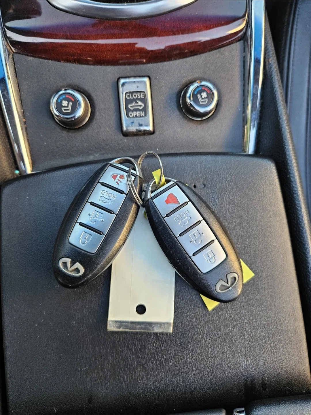 2011 Infiniti G37 coupe hardtop convertible image indicator(9)