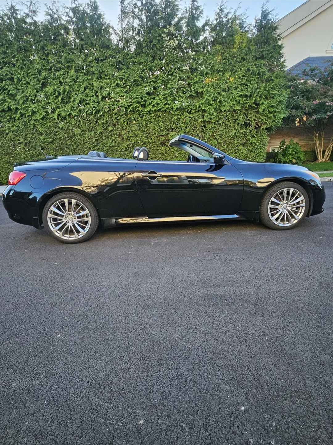 2011 Infiniti G37 coupe hardtop convertible image indicator(10)