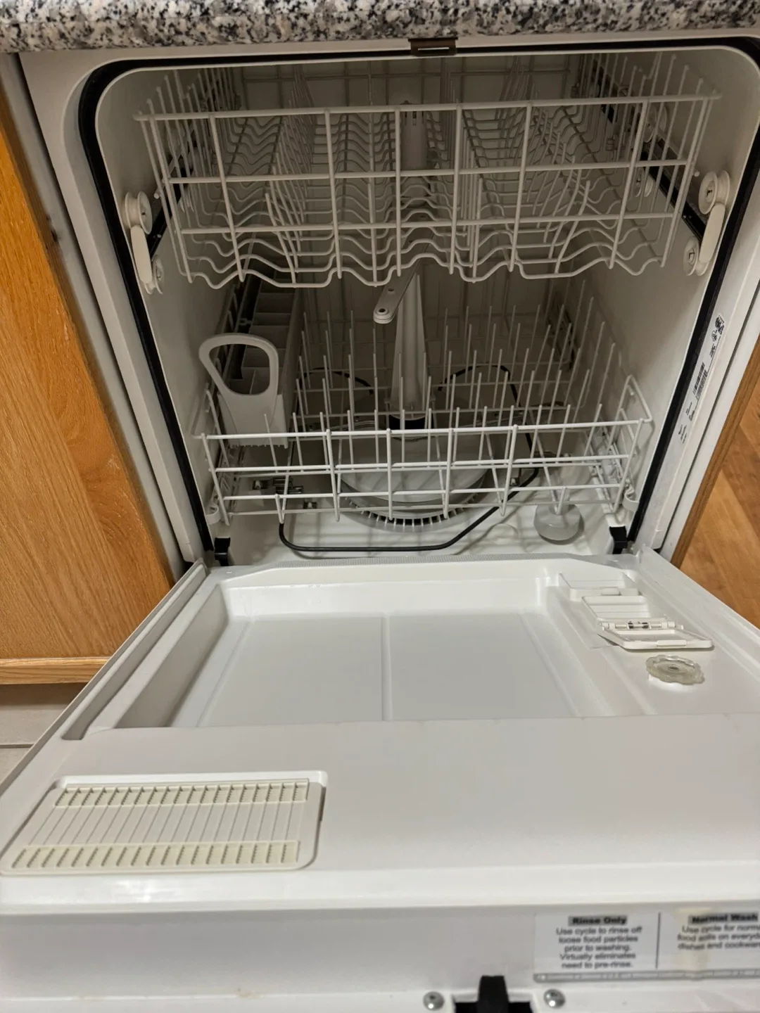 Whirlpool White Dishwasher image indicator(2)