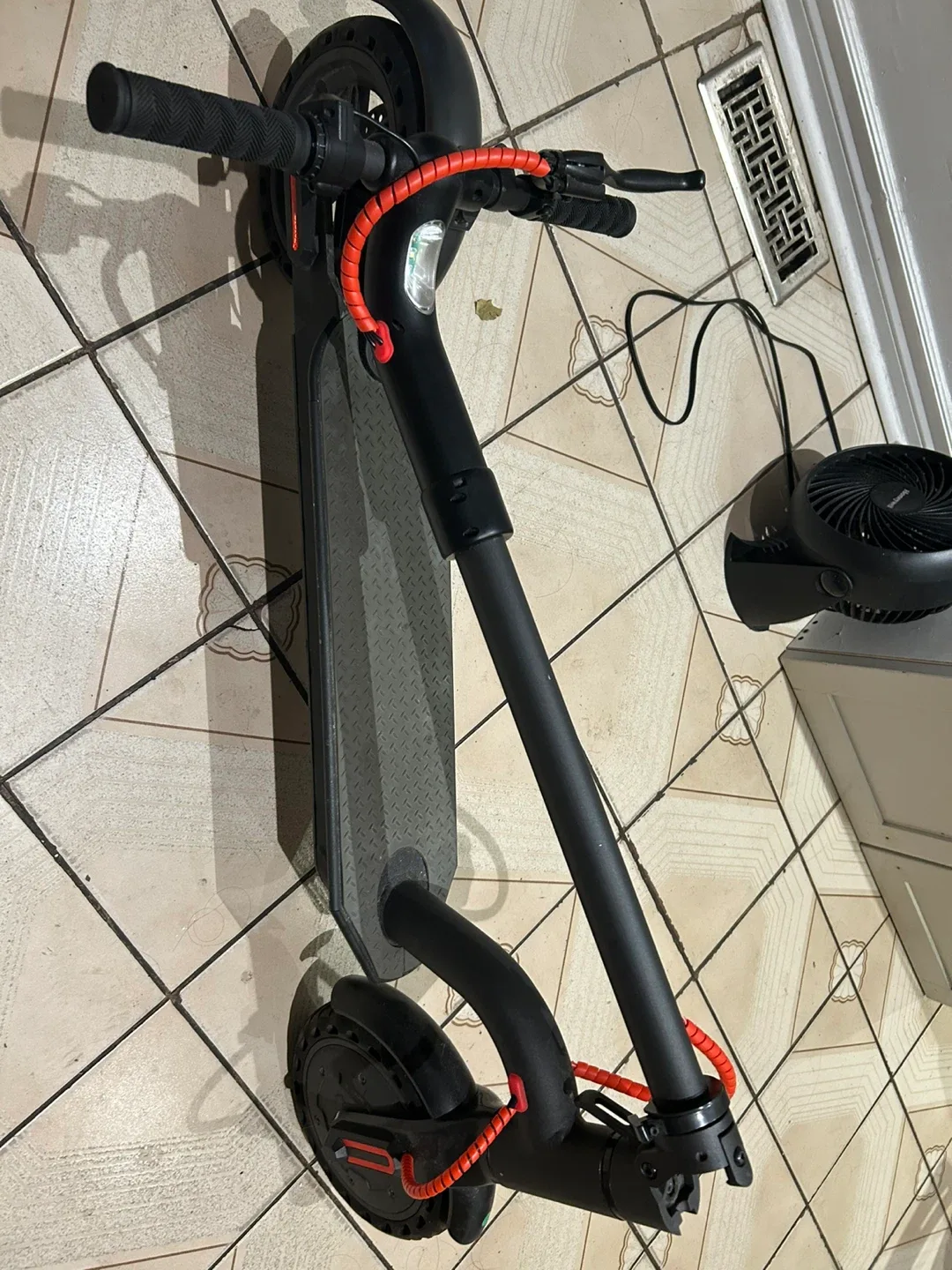 Electric Scooter - Great Condition! image indicator(4)
