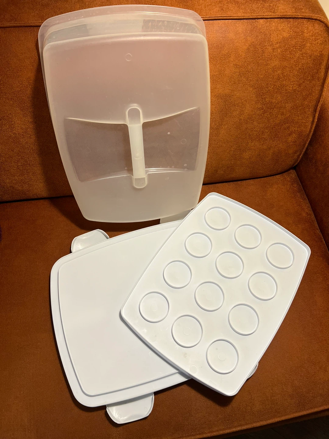 Wilton Cake Carrier with Cupcake Insert - photo 3