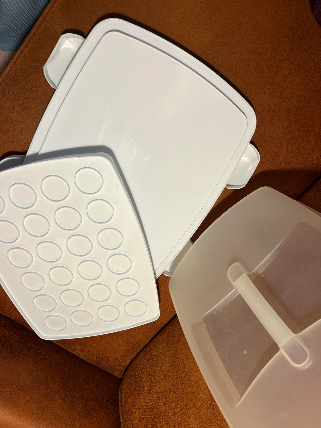 Wilton Cake Carrier with Cupcake Insert - photo 2