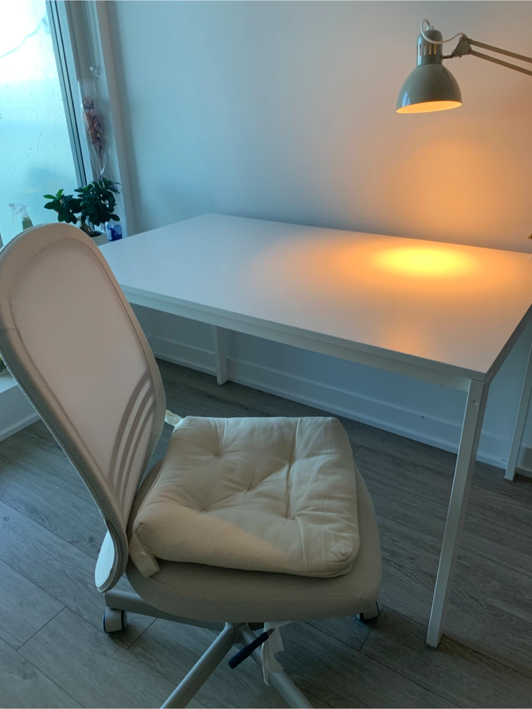 MOVING SELL‼️IKEA Desk and Chair set - photo 2