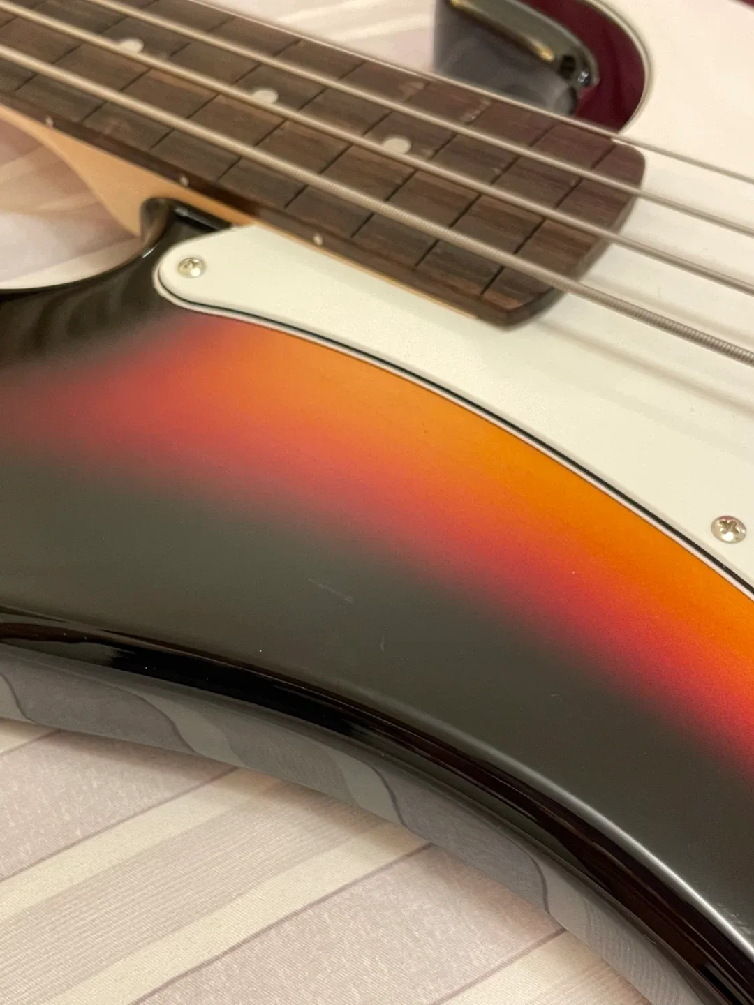 Donner Bass Guitar - Sunburst Finish image indicator(3)