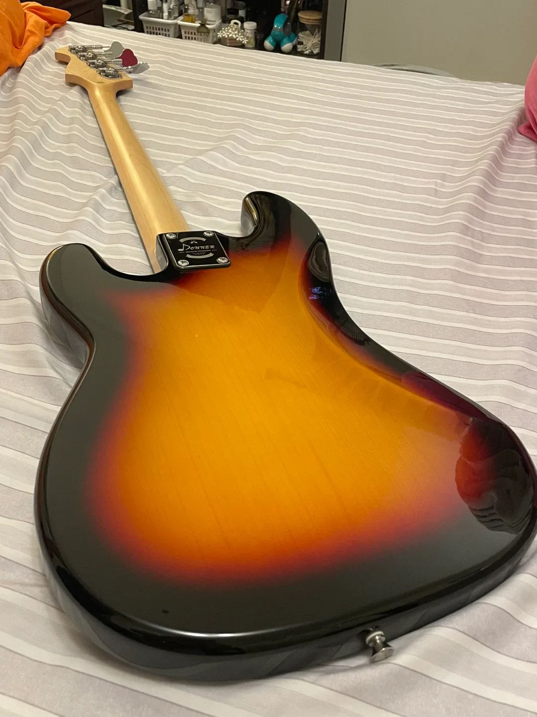 Donner Bass Guitar - Sunburst Finish image indicator(5)