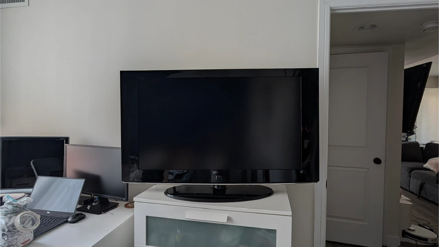 Samsung TV 40” - Great Condition!