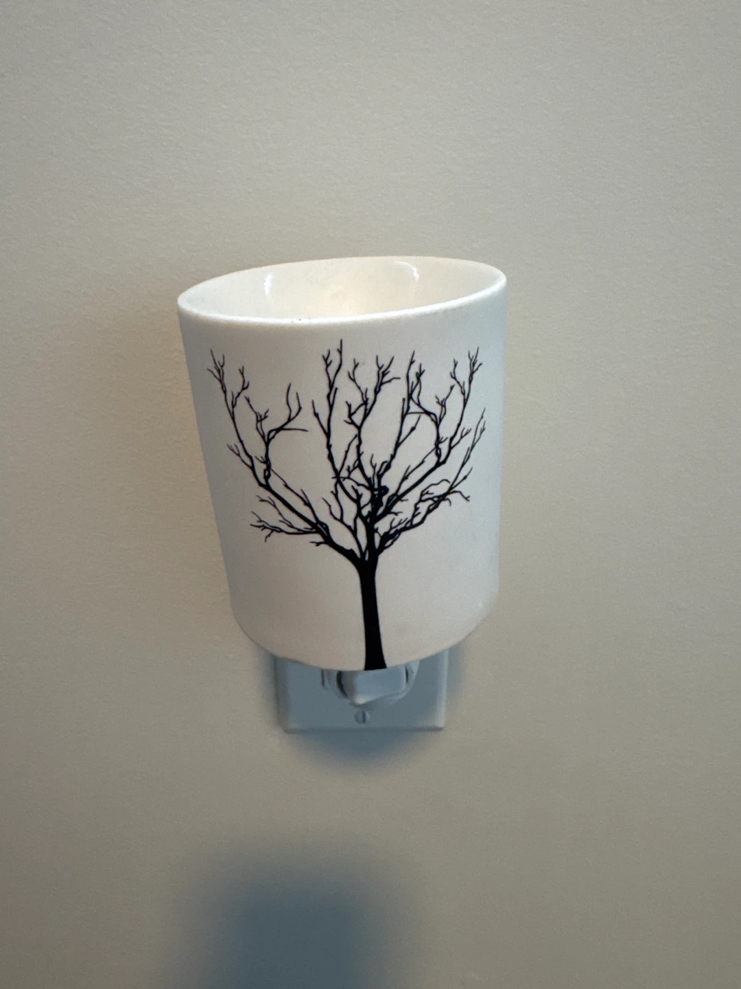 Scentsy Tree Design wall plug in - photo 2