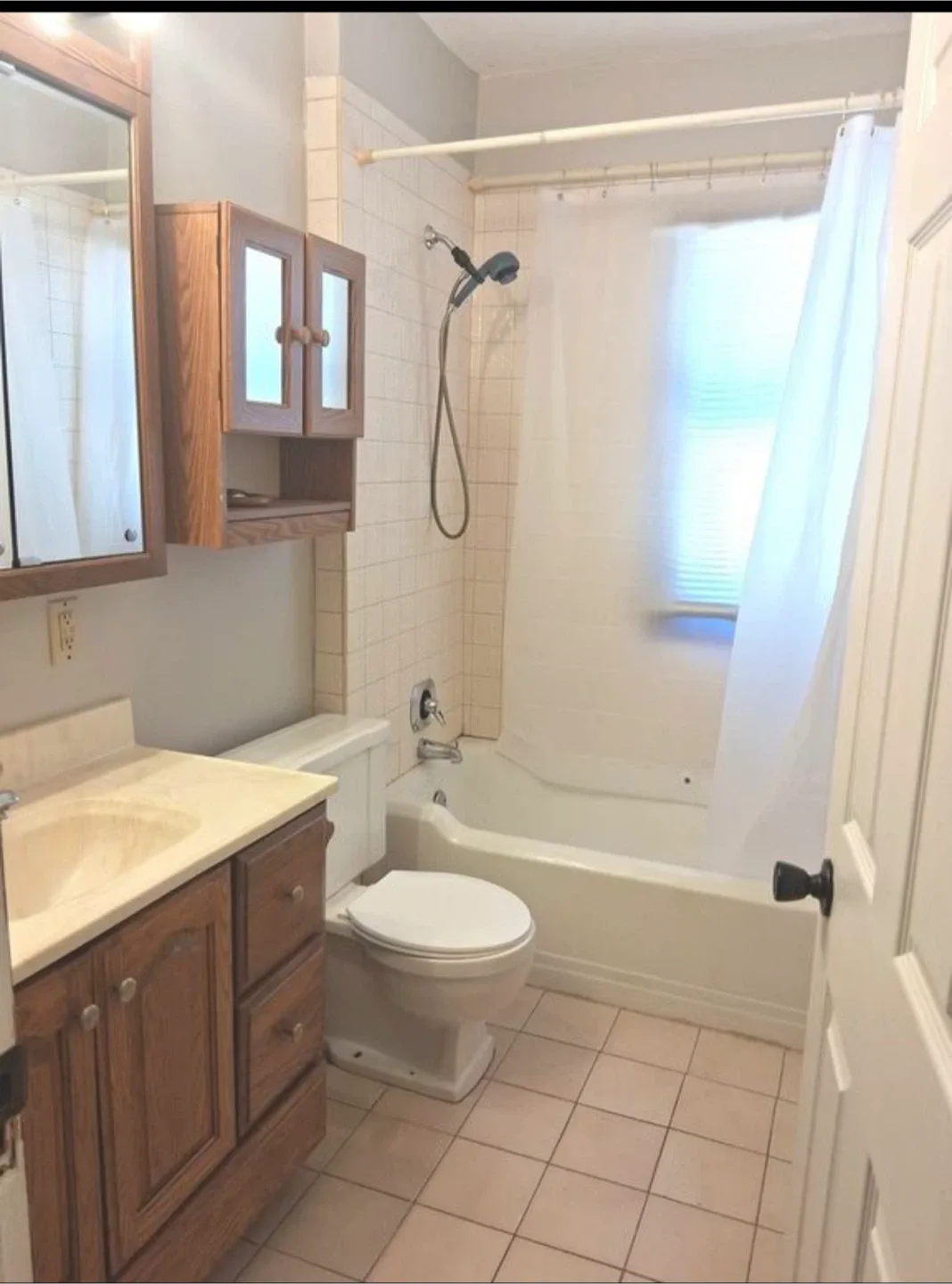 For  Rent  2 bedrooms 1 bath image indicator(2)