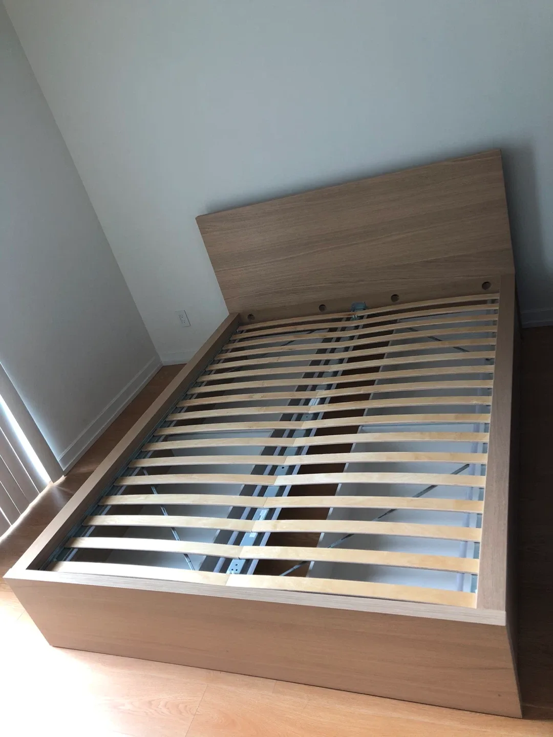 IKEA MALM High Bed Frame - Queen (No Mattress) image indicator(3)