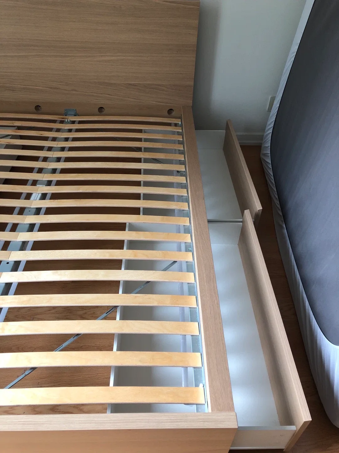 IKEA MALM High Bed Frame - Queen (No Mattress) image indicator(6)