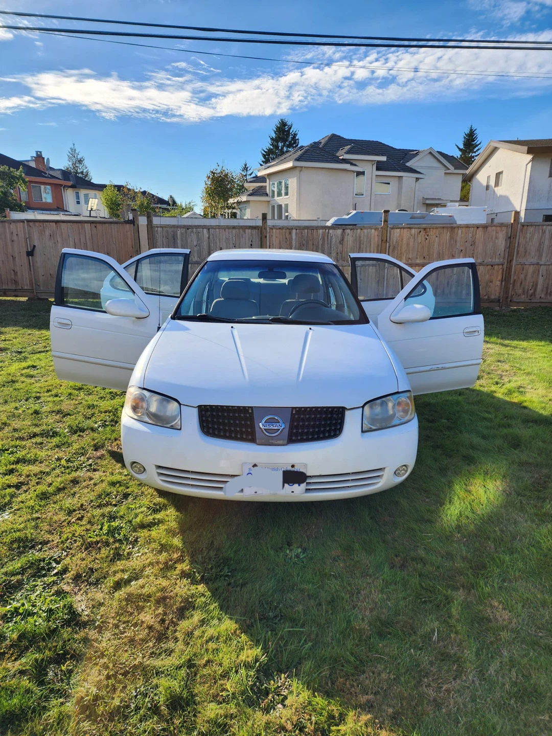 Nissan Sentra, White Sedan