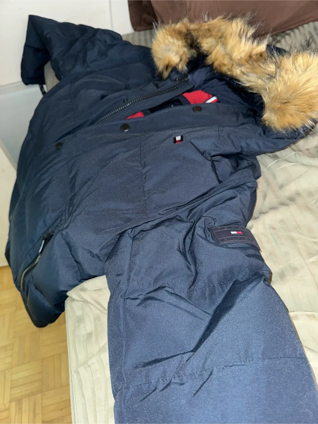 Tommy Hilfiger Navy Puffer Jacket - Size L image indicator(2)
