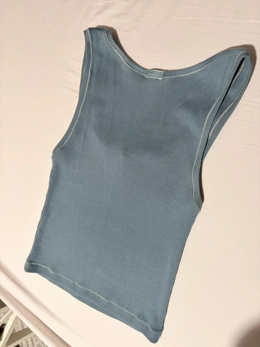 SKIMS Tank Small image indicator(3)