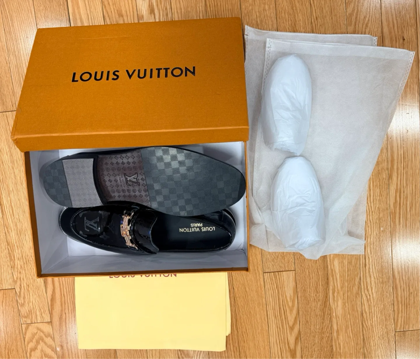 Louis Vuitton Black Leather Loafers image indicator(6)