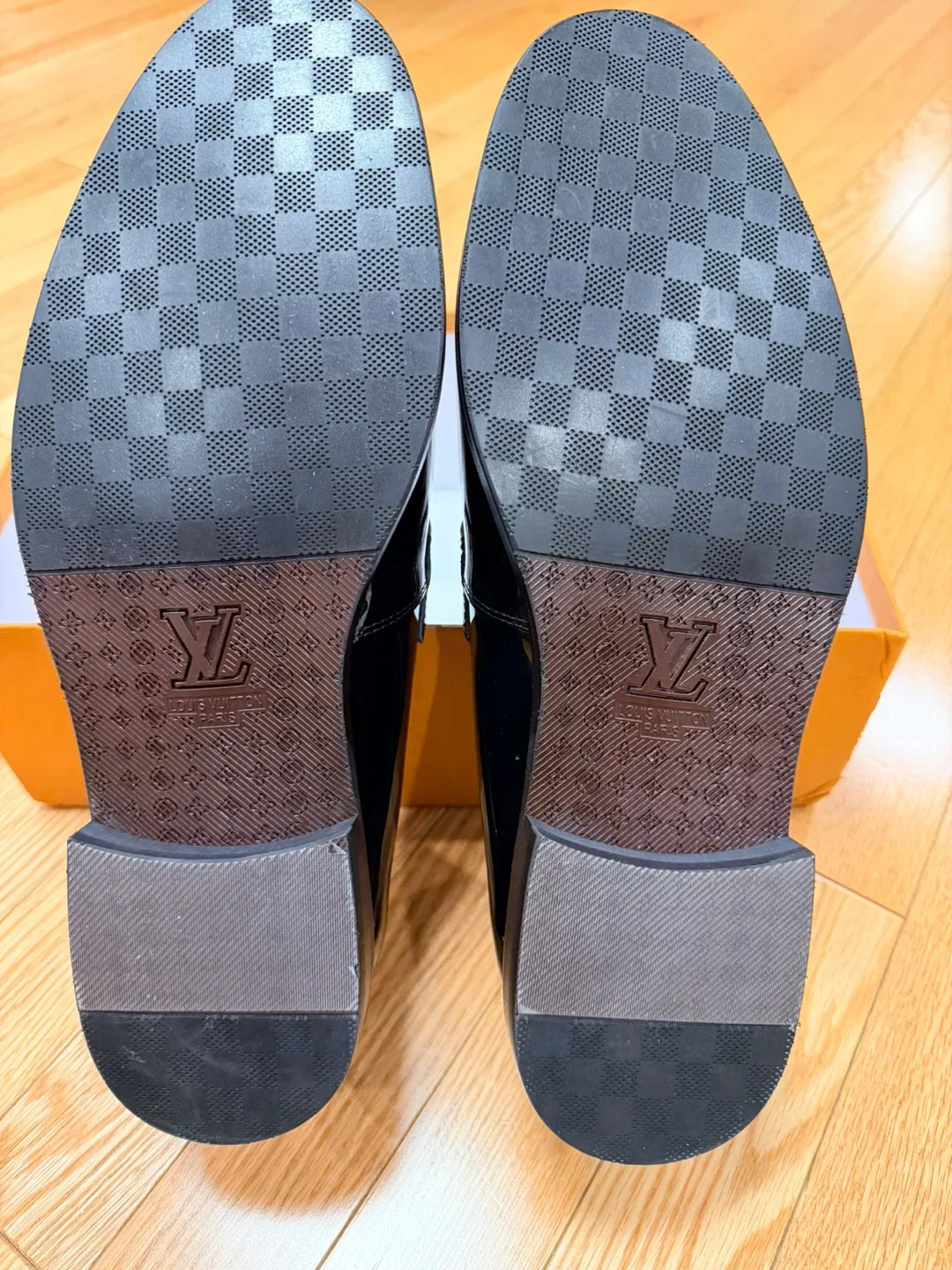 Louis Vuitton Black Leather Loafers image indicator(8)