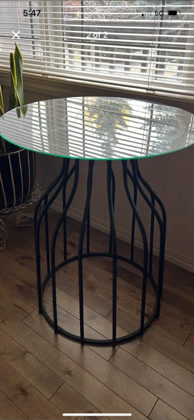 Round Glass Top Side Table image indicator(2)