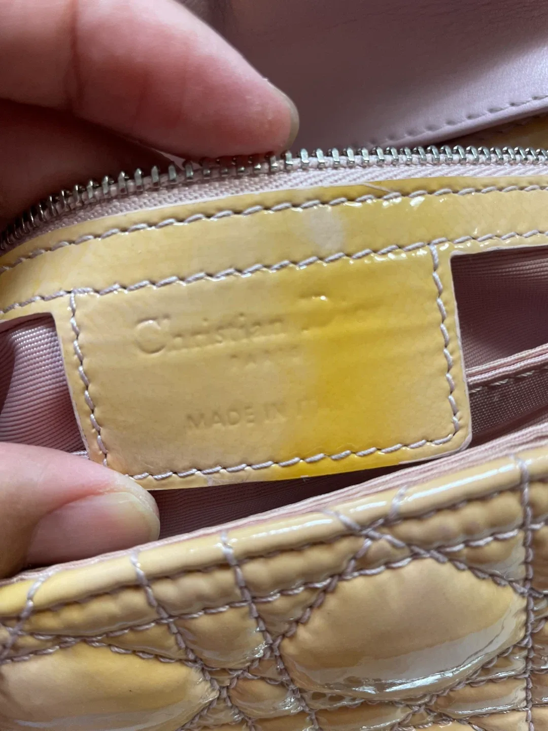 Christian Dior Quilted Handbag image indicator(5)