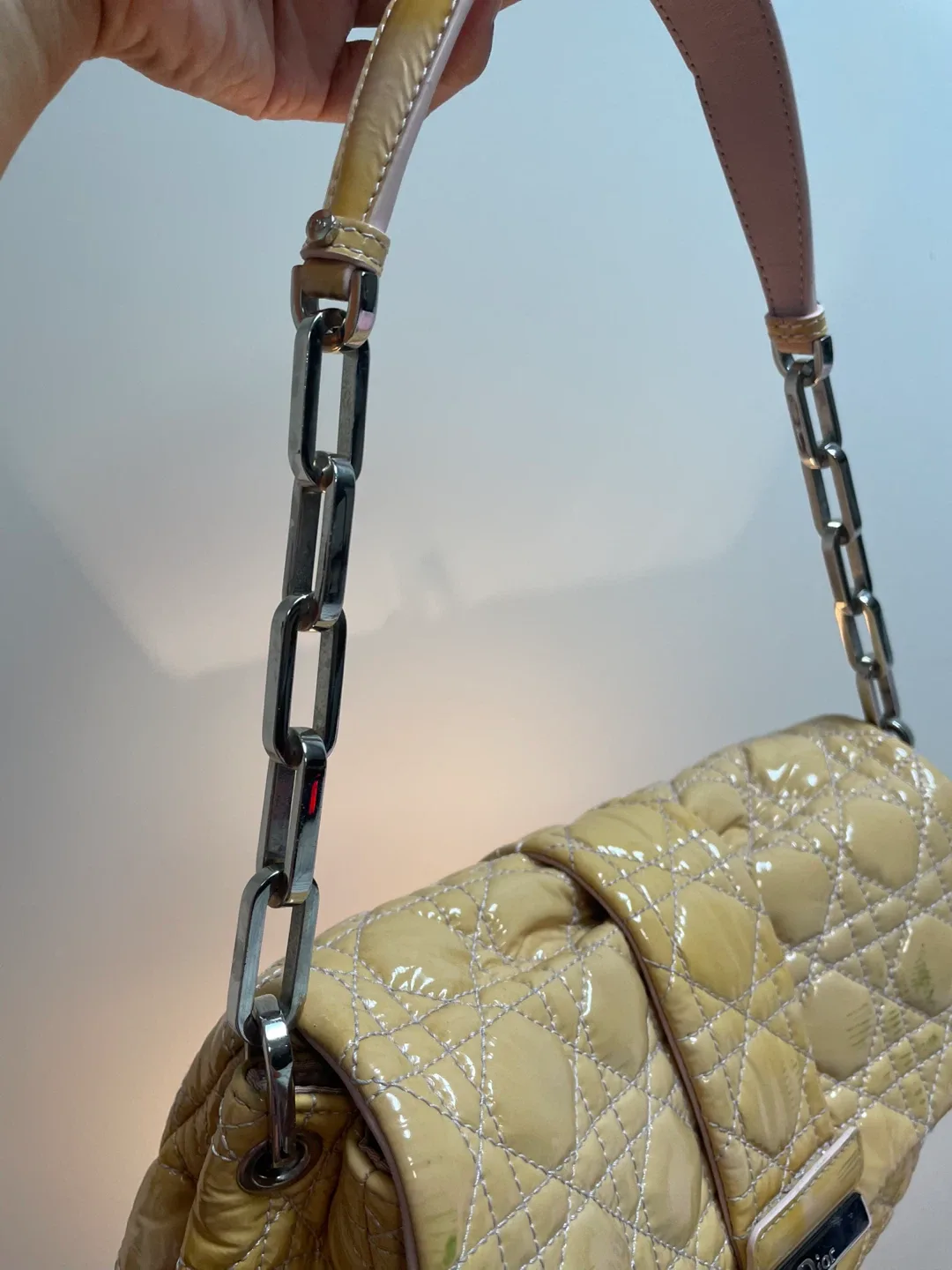 Christian Dior Quilted Handbag image indicator(8)