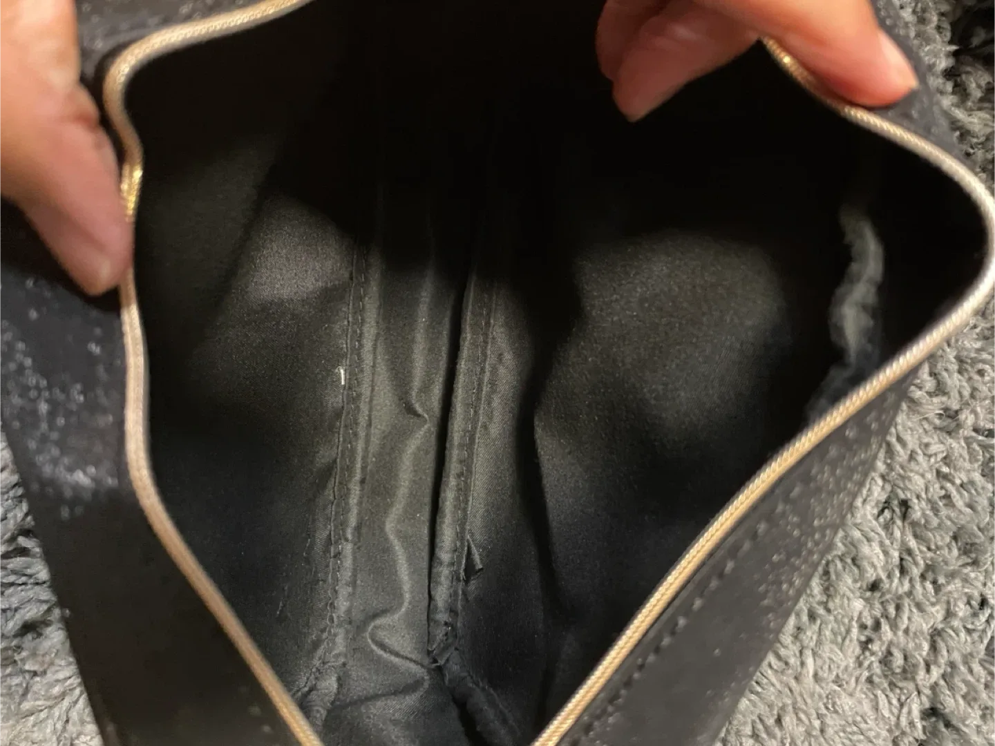 Chanel Black Cosmetic Pouch with Chain - VIP gift image indicator(5)