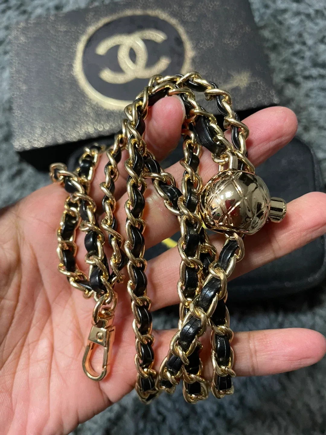 Chanel Black Cosmetic Pouch with Chain - VIP gift image indicator(2)