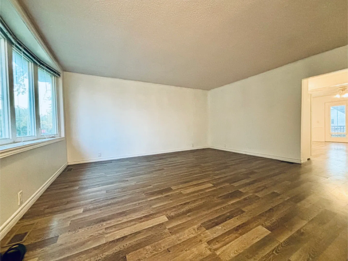 3 Bed+Den House for Rent in St Catharines image indicator(2)