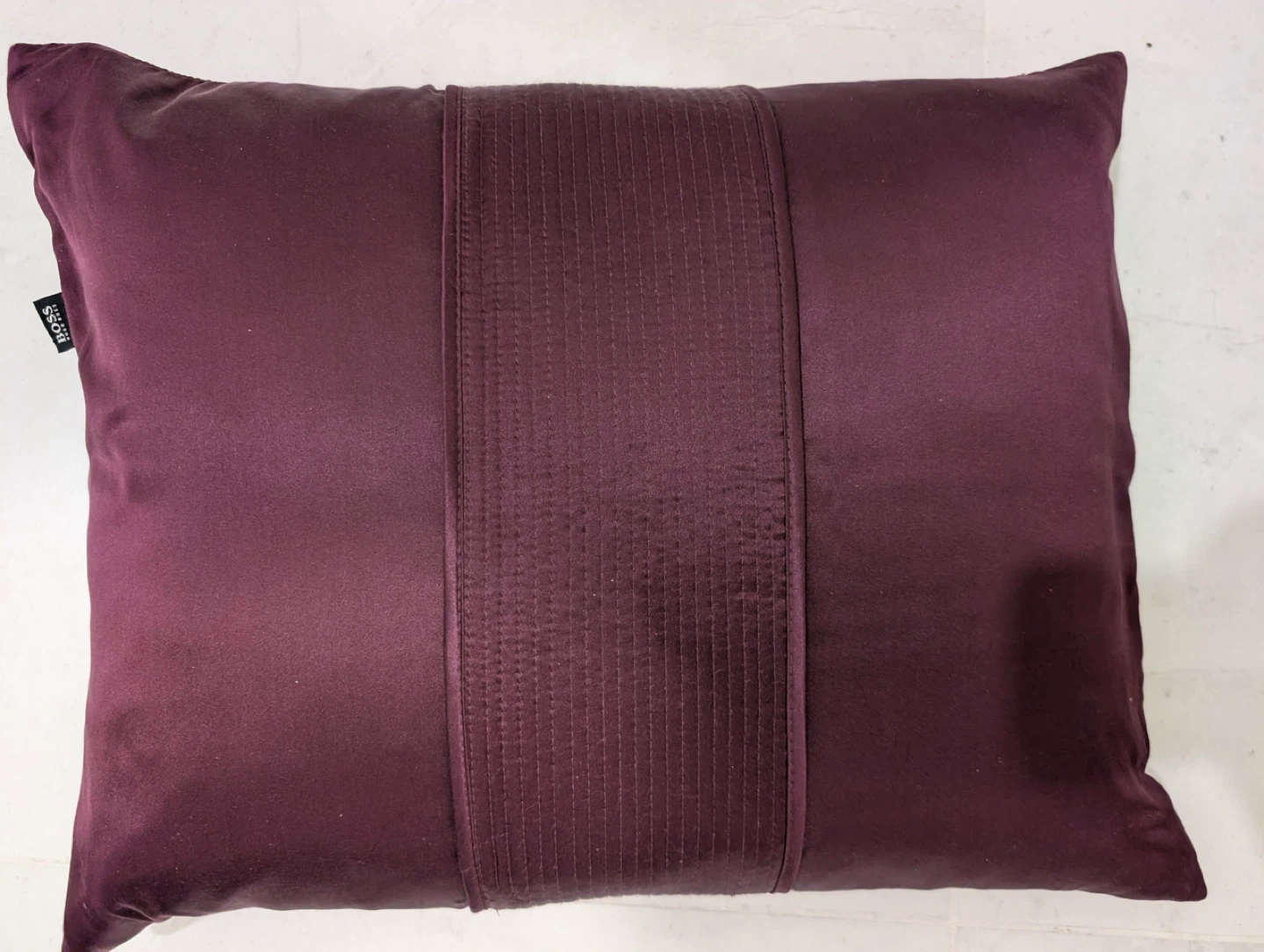 Hugo Boss Pillows - 16x20 in - Burgundy - photo 2