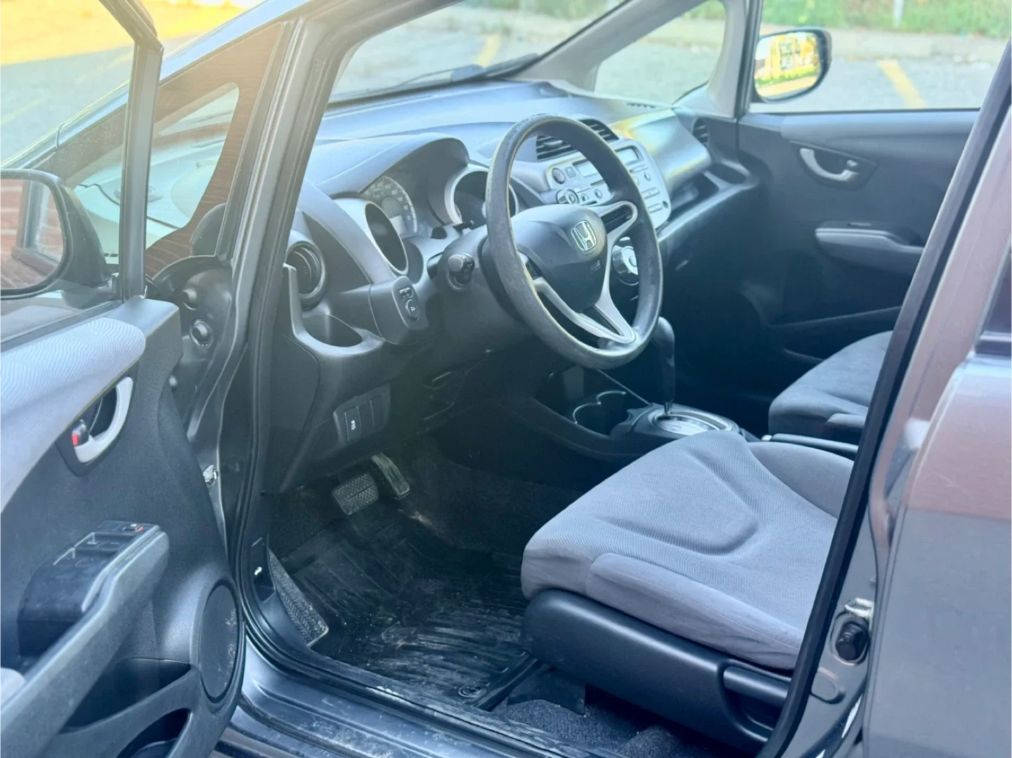 2014 Honda Fit - Grey Hatchback image indicator(7)