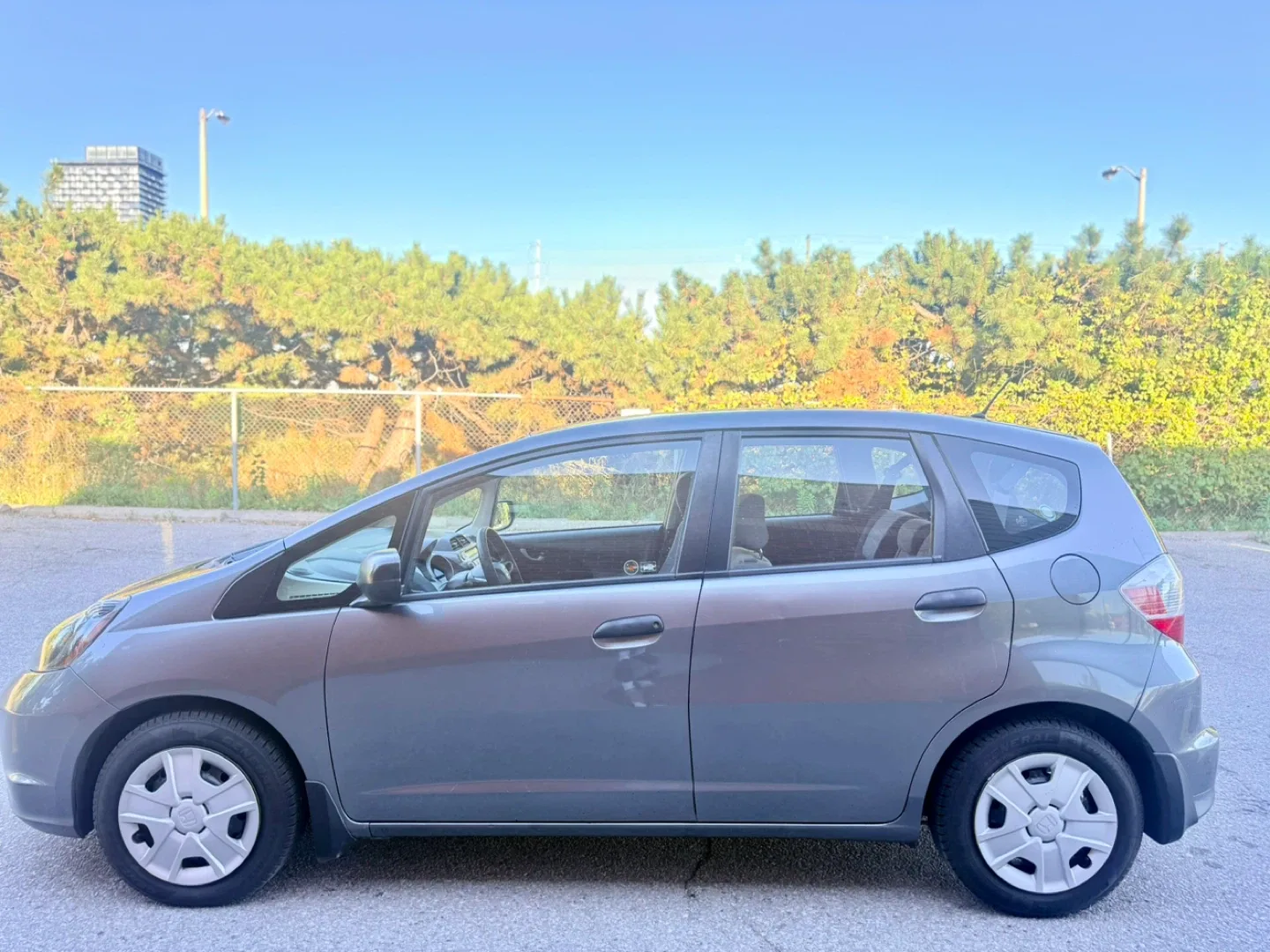 2014 Honda Fit - Grey Hatchback image indicator(5)