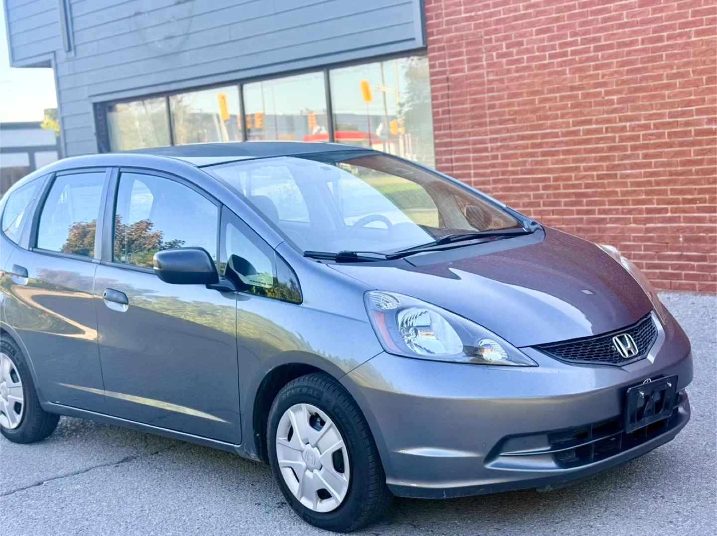 2014 Honda Fit - Grey Hatchback image indicator(3)