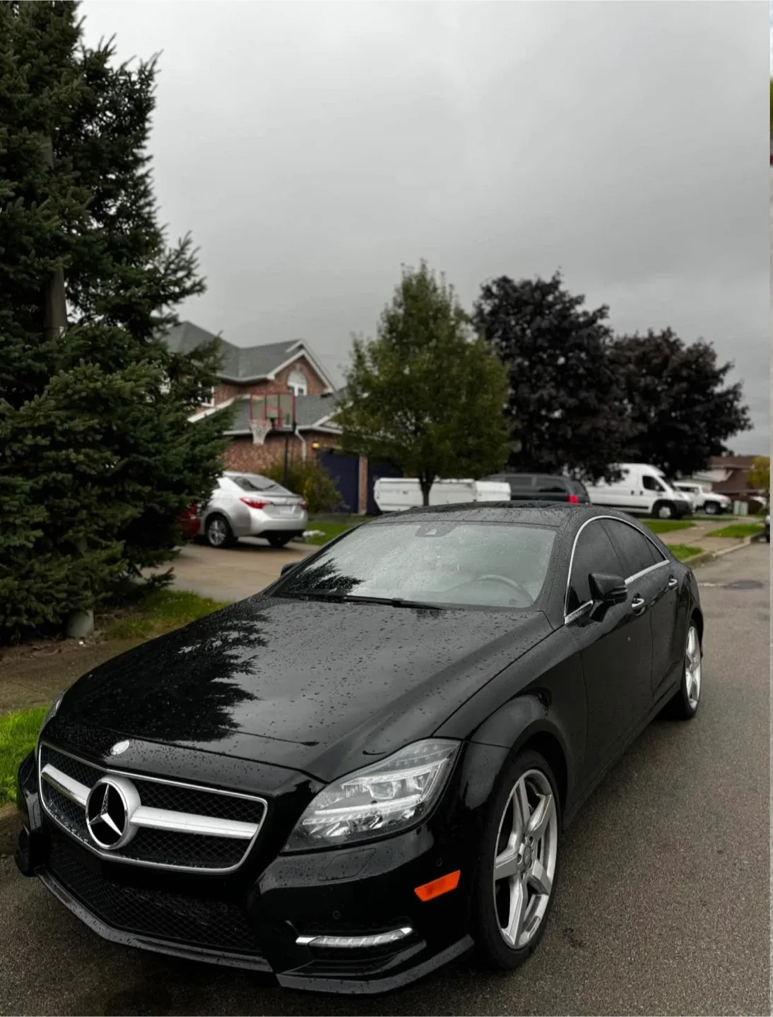 Mercedes-Benz CLS 550 Black Sedan image indicator(4)