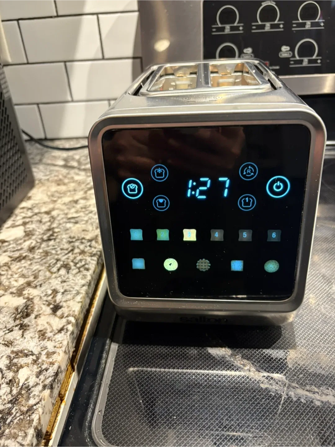 Salton Touchscreen 2-Slice Toaster - Model ET2151 thumbnail