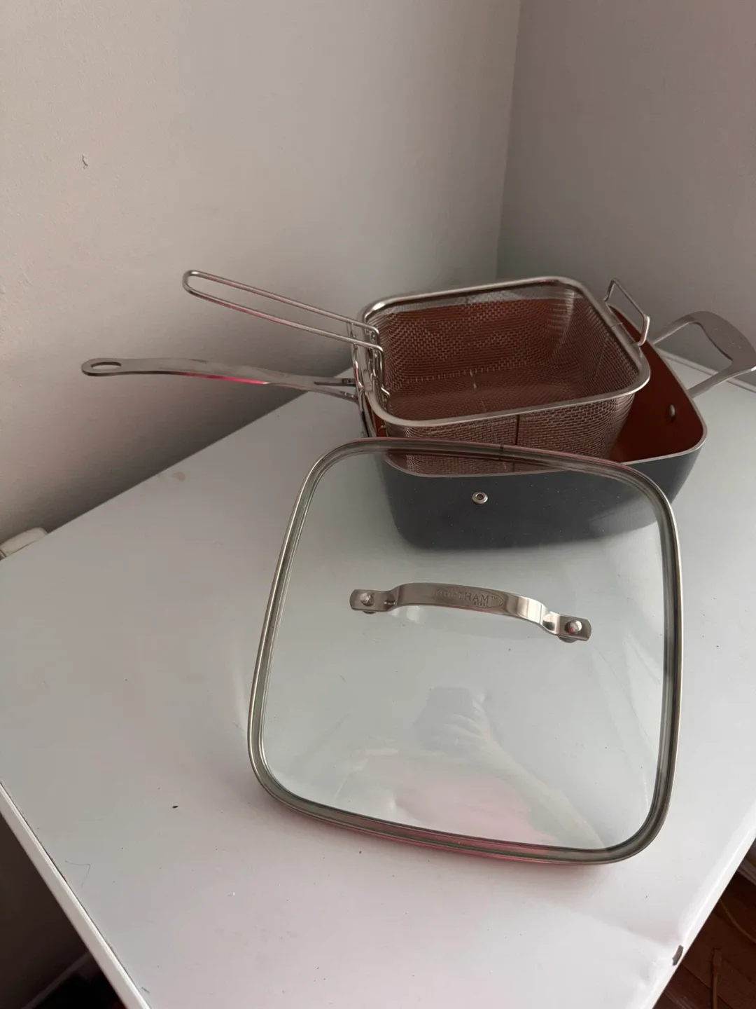 Gotham Steel 9.5" Deep Square Pan with Fry Basket image indicator(4)