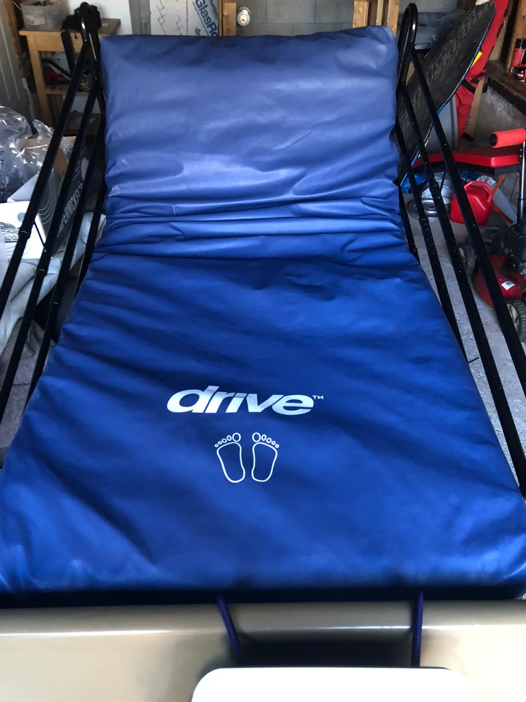 Invacare hospital bed with Drive Harmony air mattress image indicator(5)