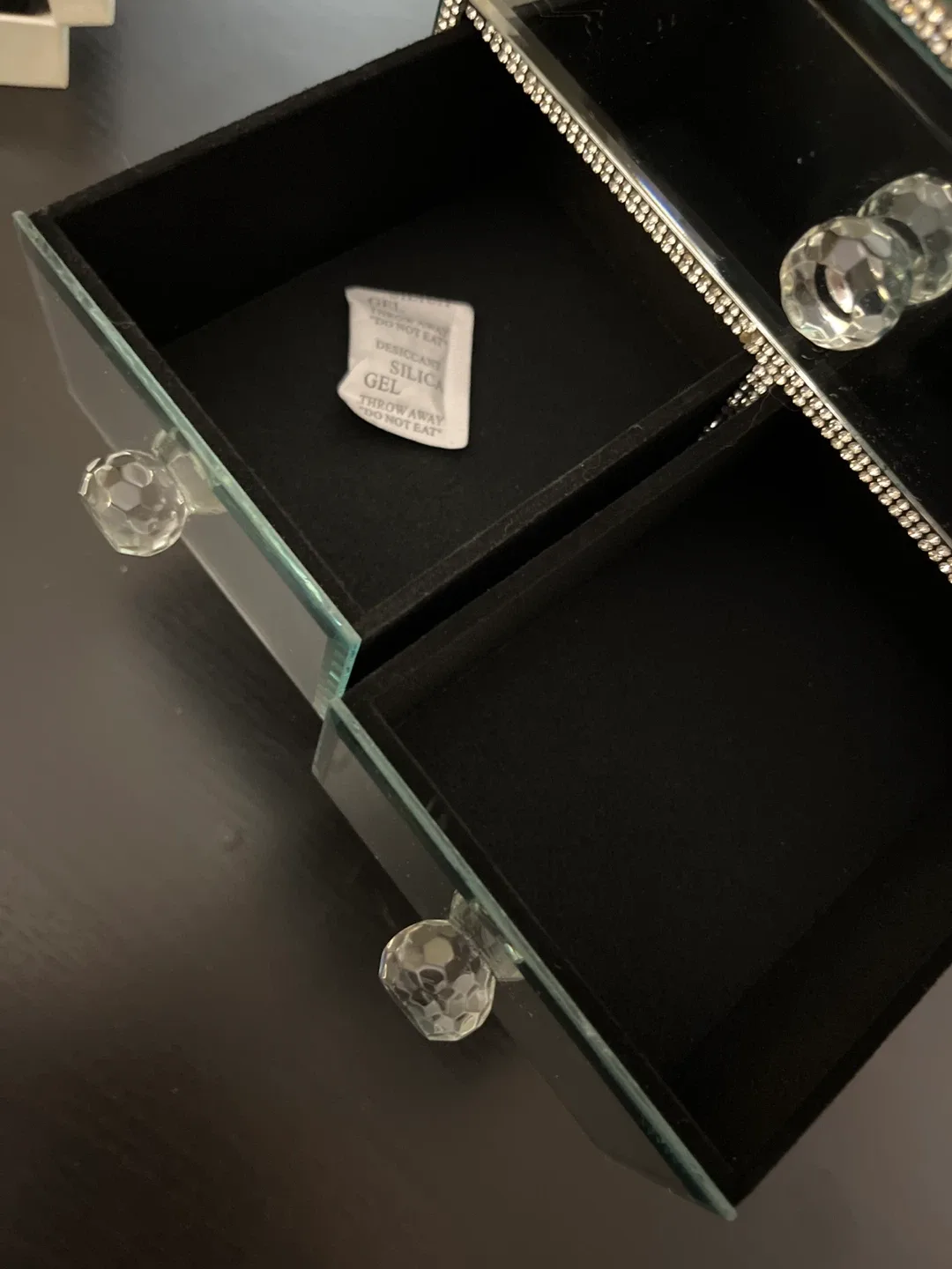 Mirrored Makeup/Jewellery Organizer image indicator(4)