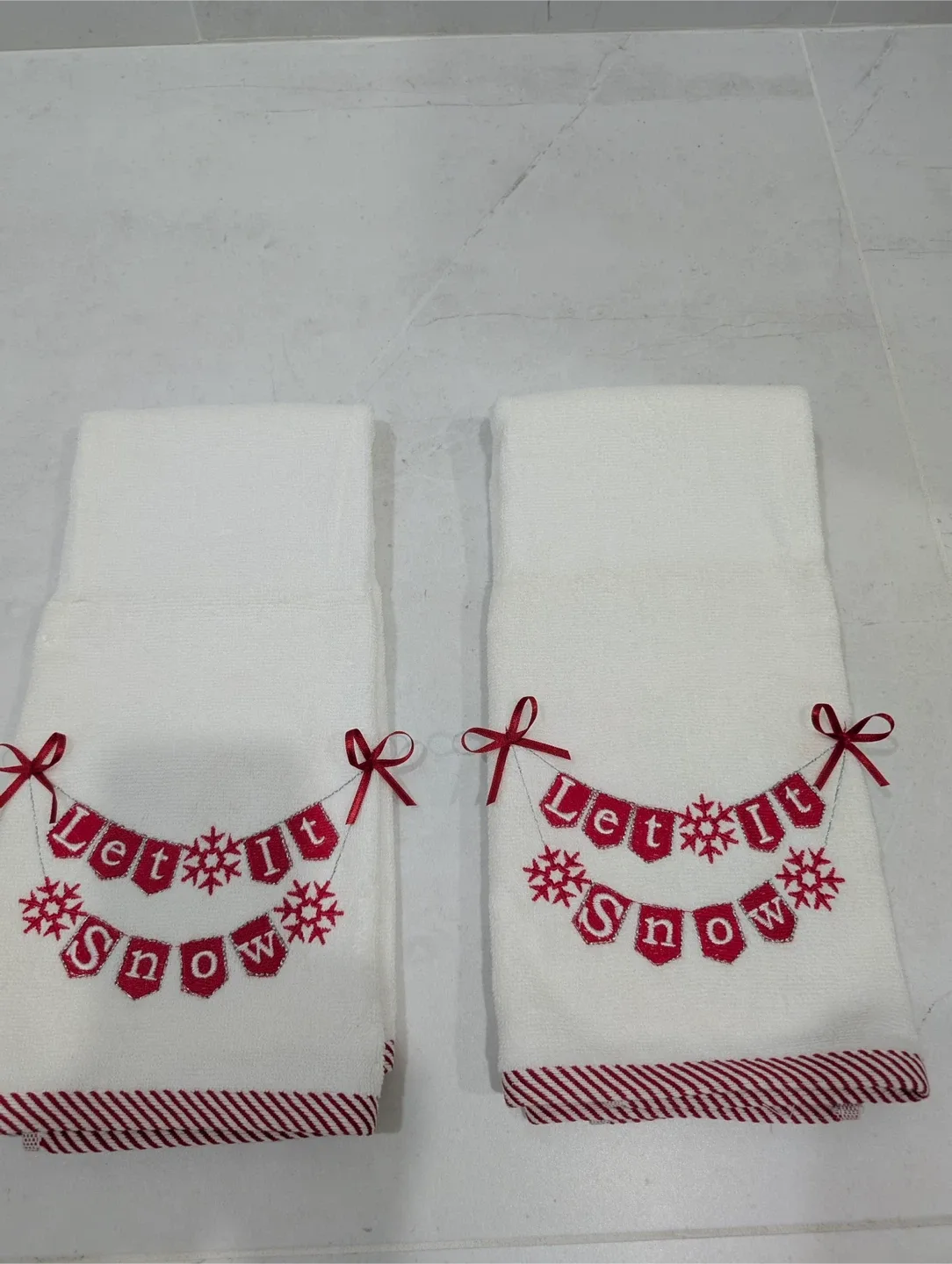 Winter Dreams Turkish Cotton Hand Towels - Set of 2 thumbnail