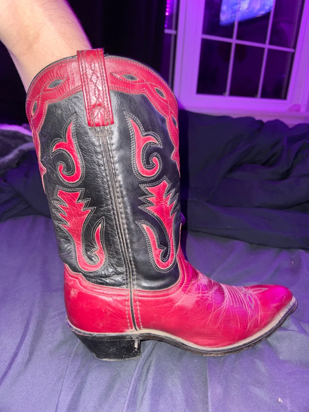 Red & Black Cowboy Boot thumbnail