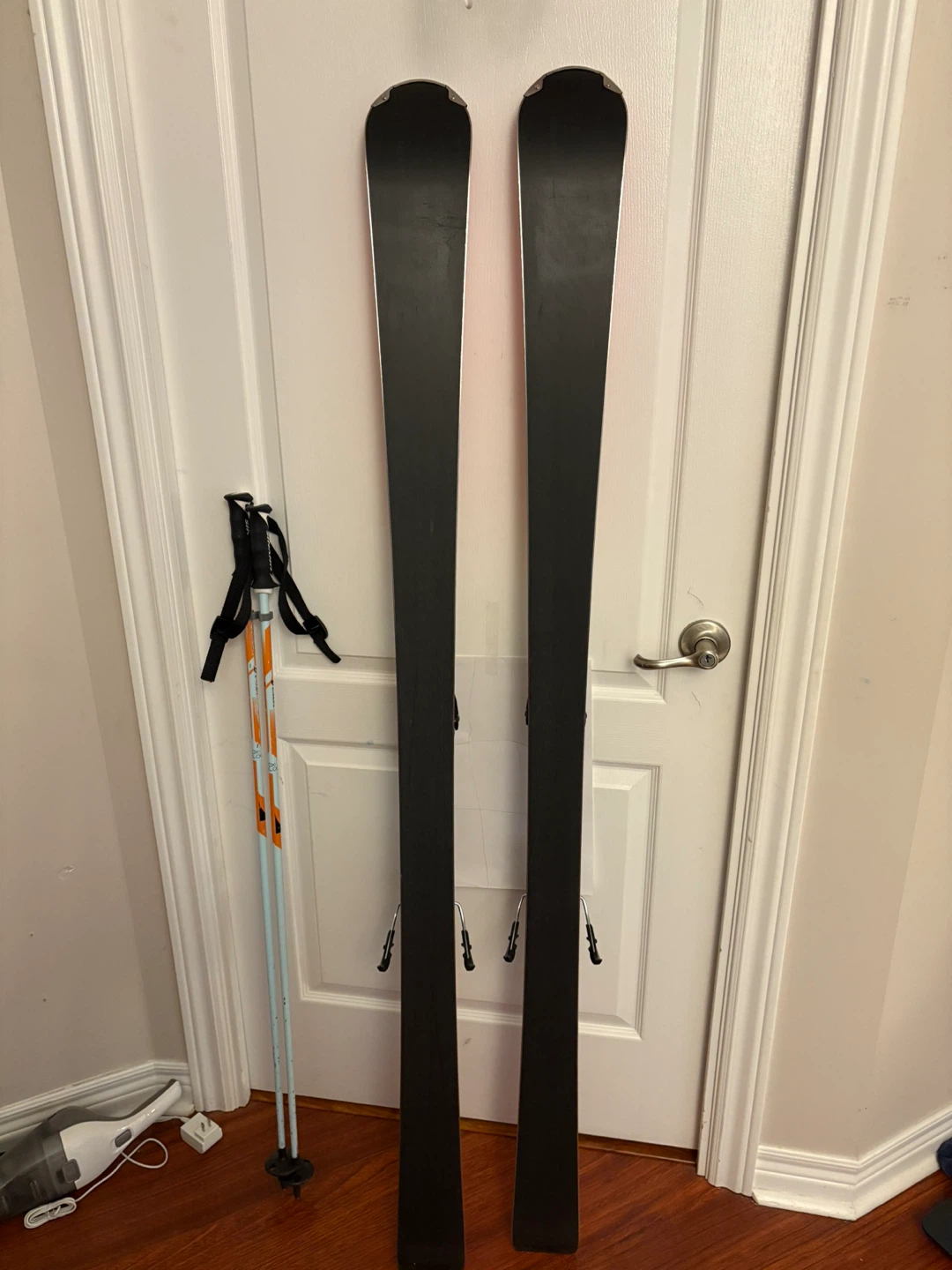 Volkl Racetiger SRC 163 Skis with Marker Motion 10.0 Bindings - photo 2