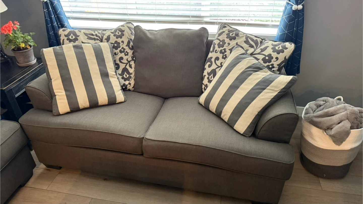 Living Room Set: Sofa, Loveseat, Armchair, End Table - photo 2