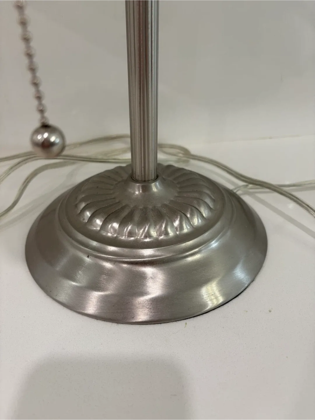 Banker's Desk Lamp - White & Silver image indicator(5)