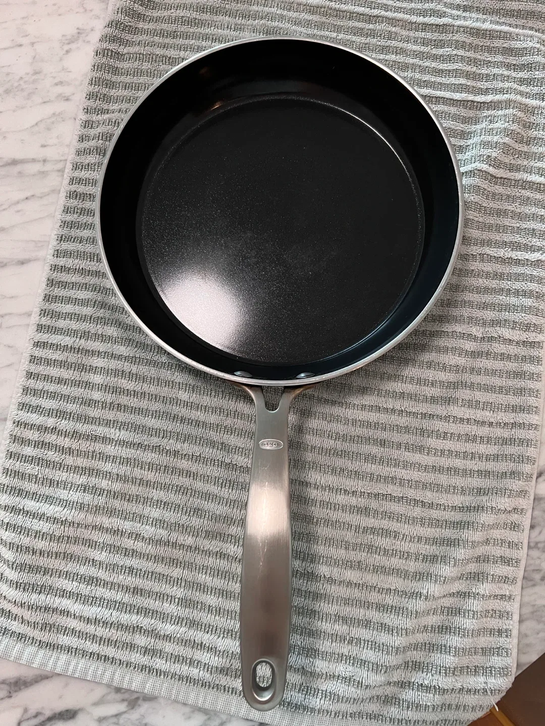 OXO Non-Stick Frying Pan- 10 inch image indicator(2)