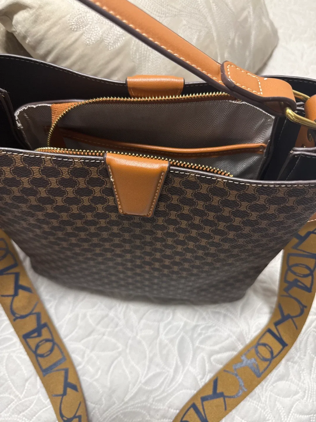 Brown Patterned Bucket Bag image indicator(3)