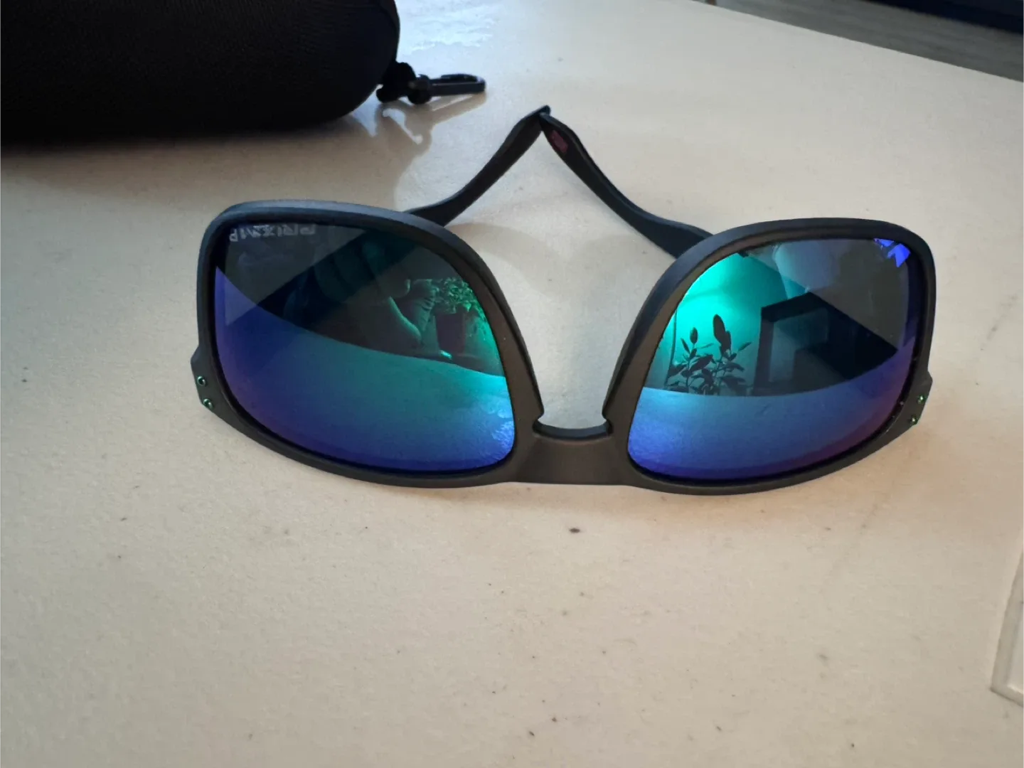 Oakley Sunglasses with Prizm Lens image indicator(3)
