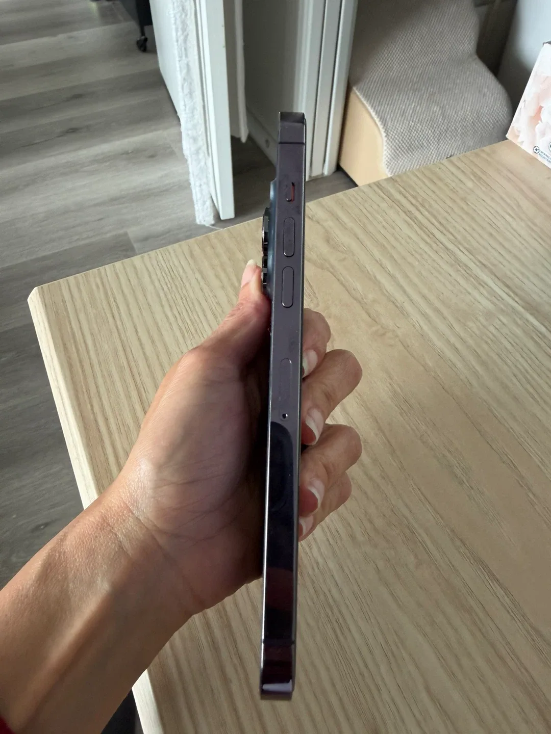 Apple iPhone 14 Pro - Purple image indicator(3)