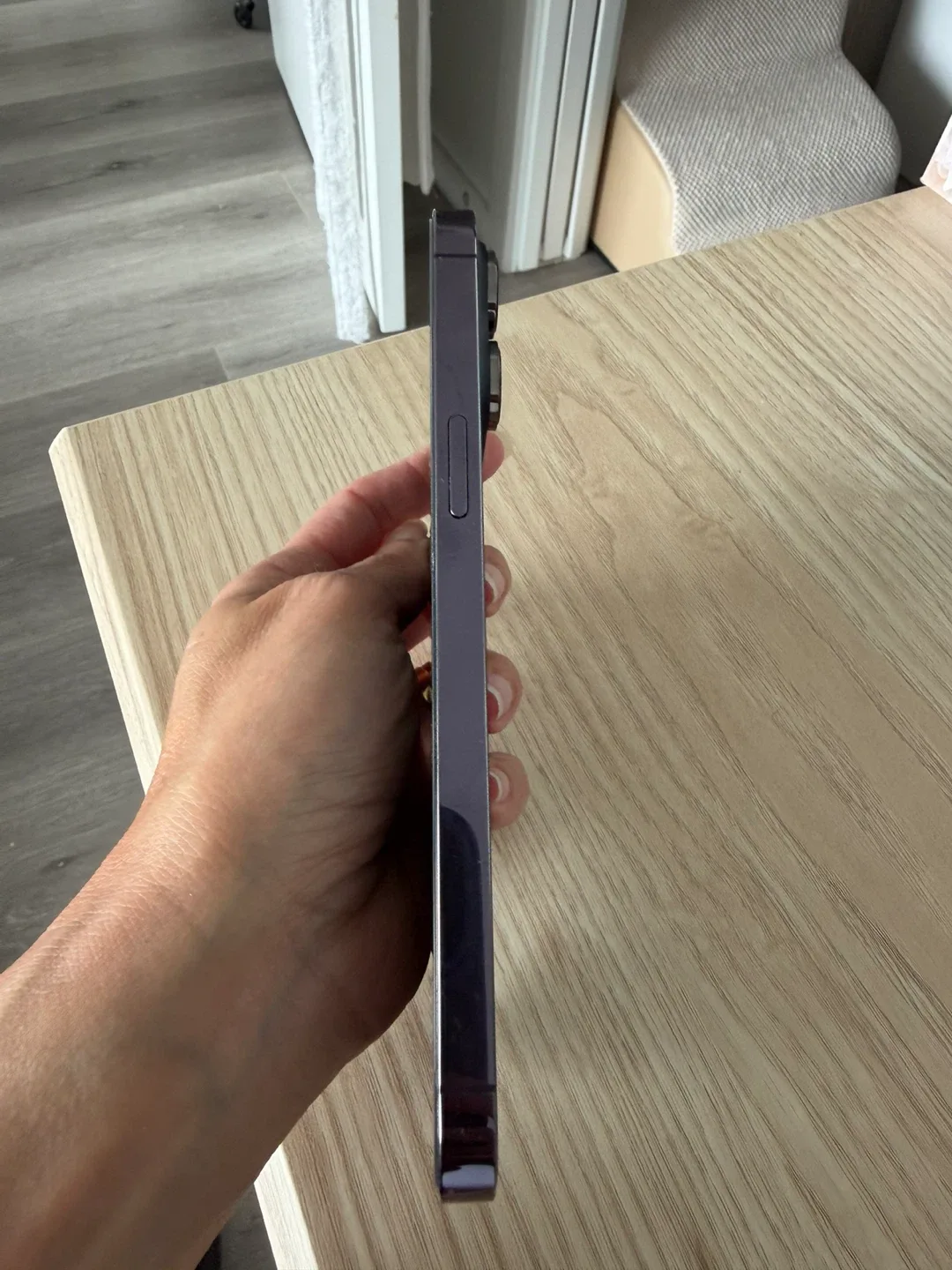 Apple iPhone 14 Pro - Purple image indicator(2)